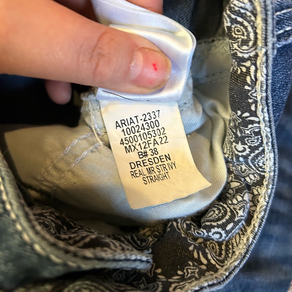 Woman’s Ariat Jeans - Picture 4 of 5